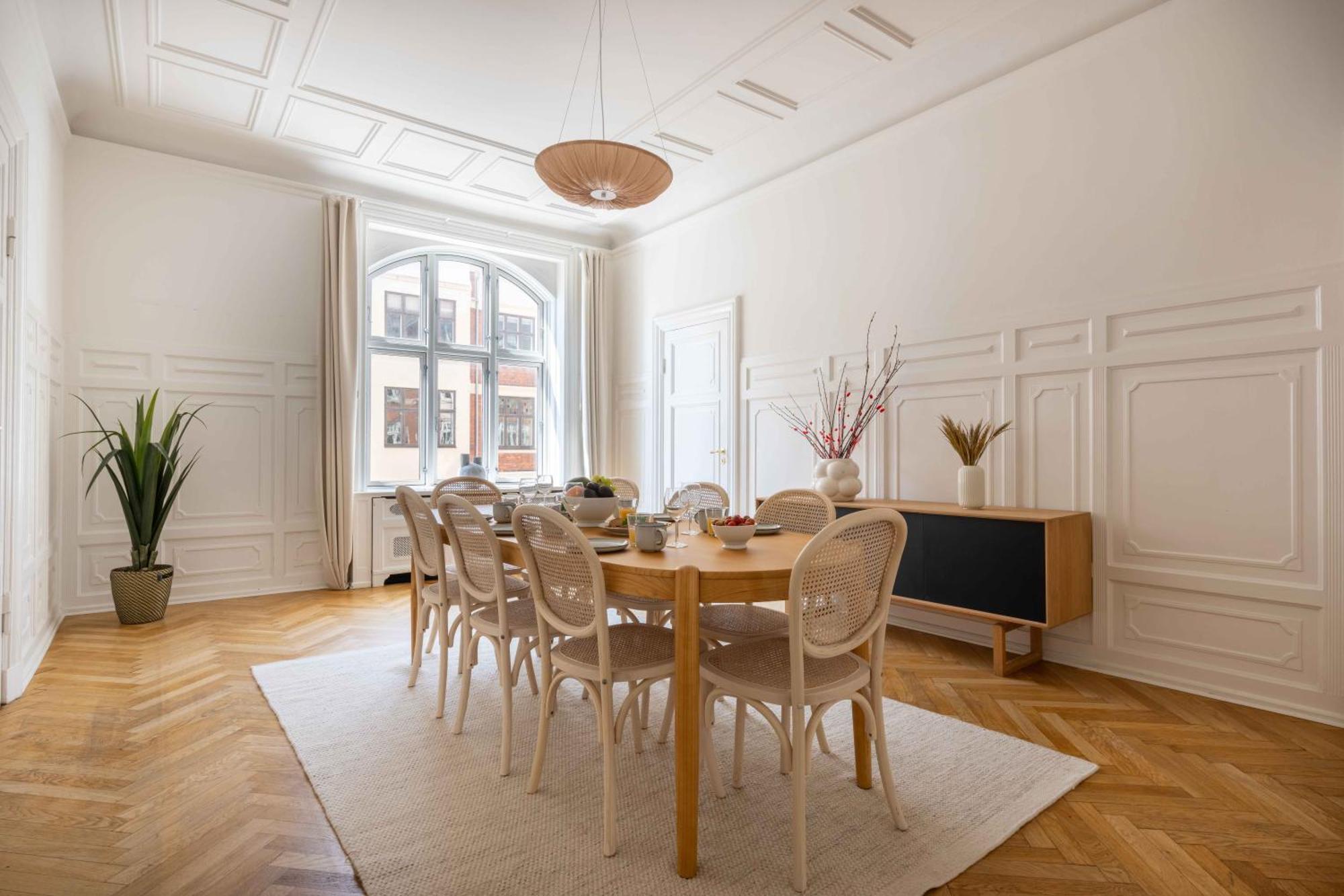 Lovely 3Br Manor Apartment 5 Min From Tivoli Gardens Копенхаген Екстериор снимка
